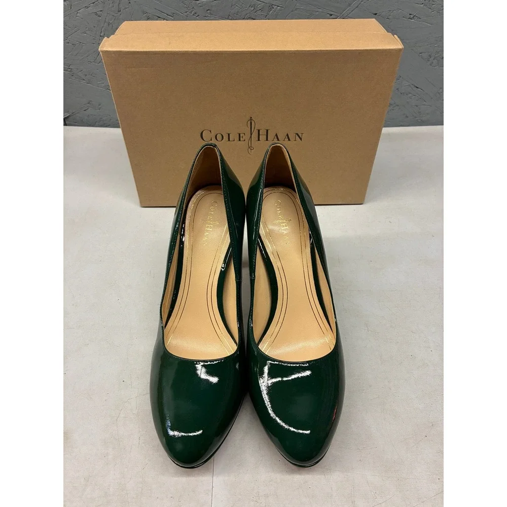 Cole Haan no visible